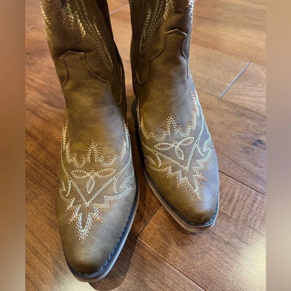 NIB Thigh High Brown Embroidered Cowboy Boots - Picture 9 of 15